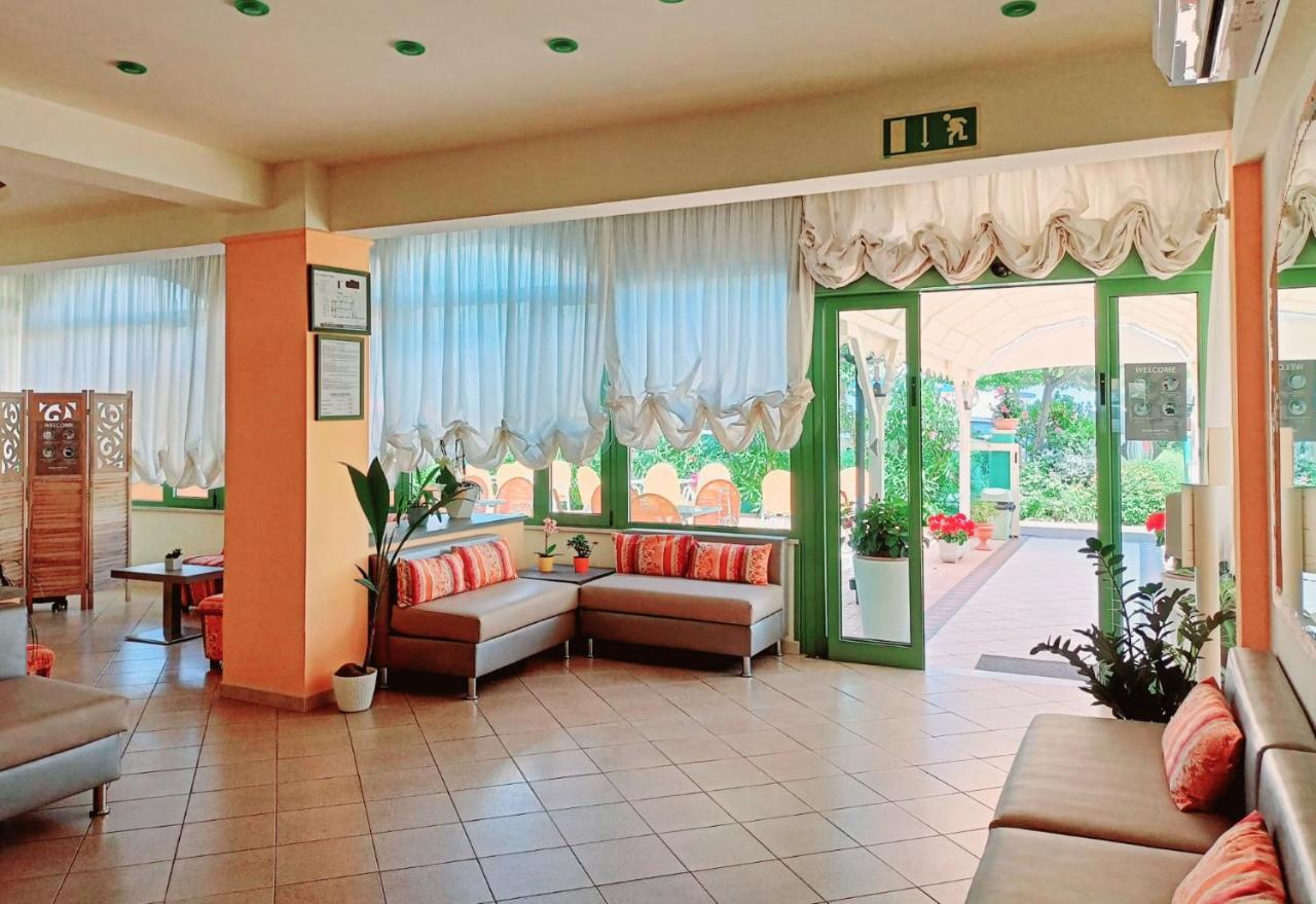 Costa Del Sole Only Room Μιλάνο Μαριτίμα Εξωτερικό φωτογραφία