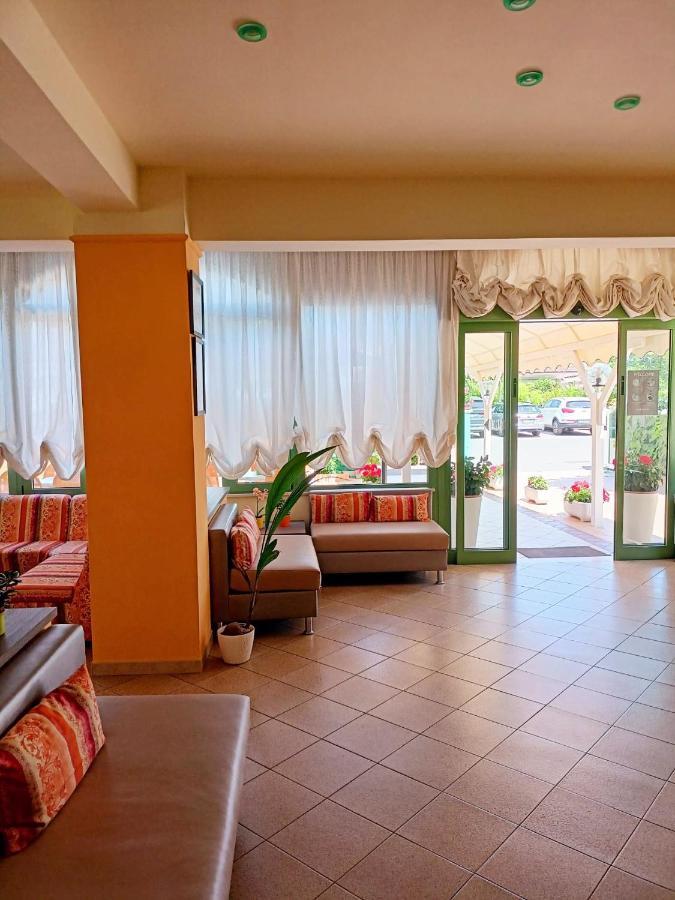 Costa Del Sole Only Room Μιλάνο Μαριτίμα Εξωτερικό φωτογραφία