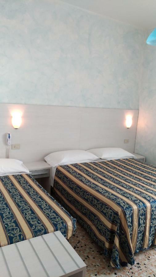 Costa Del Sole Only Room Μιλάνο Μαριτίμα Εξωτερικό φωτογραφία