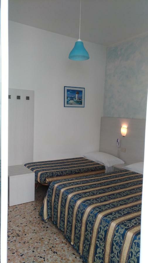 Costa Del Sole Only Room Μιλάνο Μαριτίμα Εξωτερικό φωτογραφία