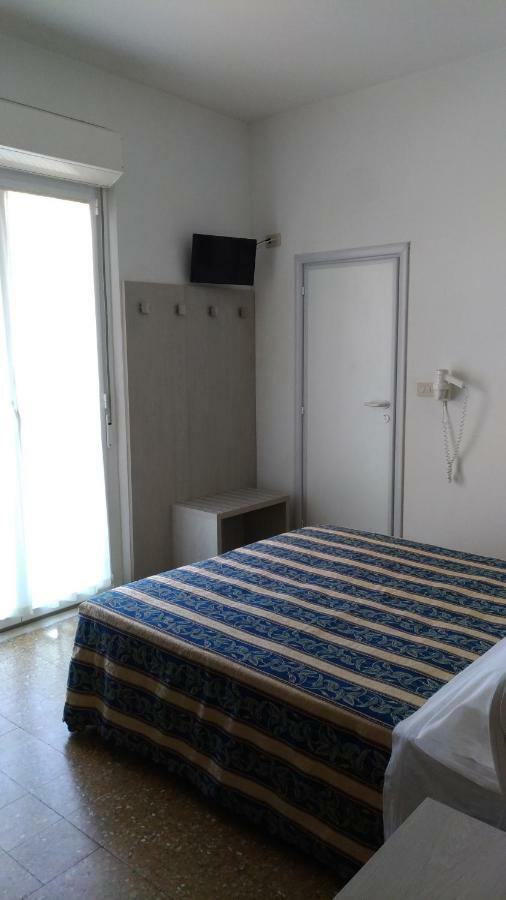 Costa Del Sole Only Room Μιλάνο Μαριτίμα Εξωτερικό φωτογραφία