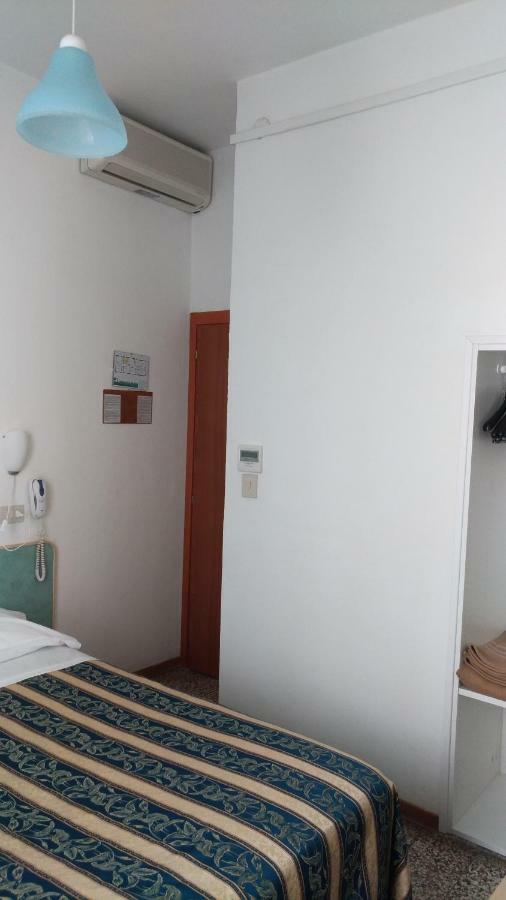 Costa Del Sole Only Room Μιλάνο Μαριτίμα Εξωτερικό φωτογραφία